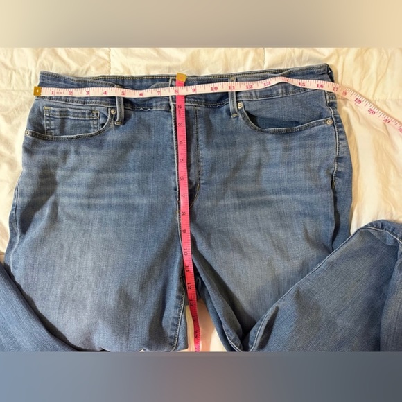 DENIZEN from Levi's - High Rise Skinny Jean - color:
Laguna - Size 14M - Picture 2 of 9